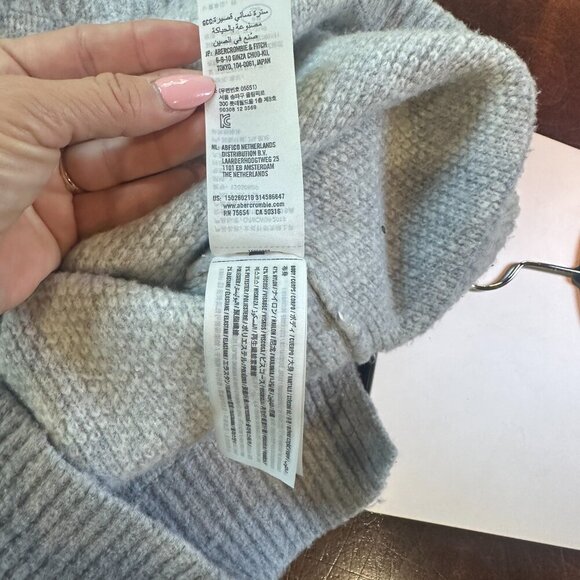 ABERCROMBIE & FITCH Super Soft Houndstooth Plaid Sweater Vest Size Small Grey - Picture 7 of 9